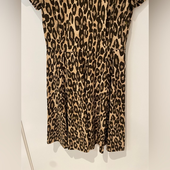 Kate Spade Leopard Print Short Sleeve Fit-and-Flare Dress – Chic, and Timeless - Picture 4 of 5